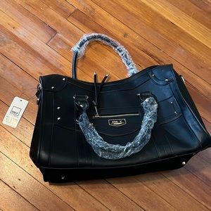 Black shoulder bag